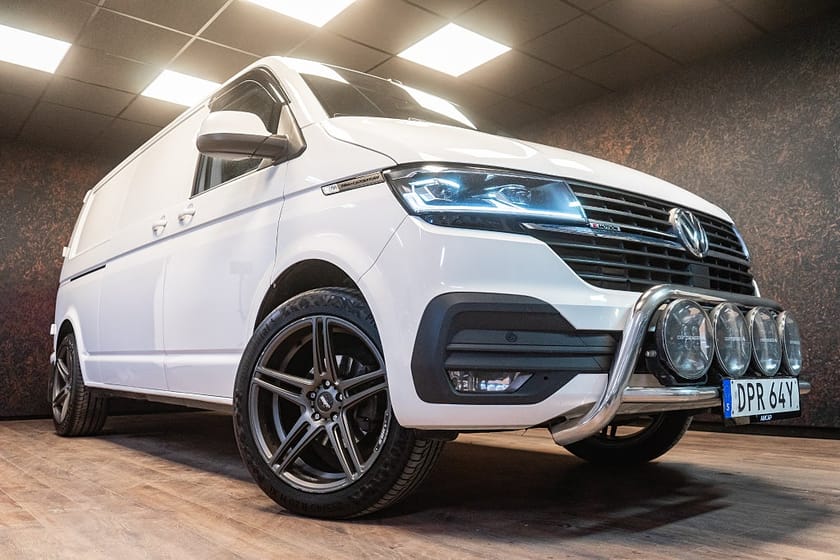 Bild 3 av Volkswagen Transporter 2.0 TDI 4M Lång | MOMS | Värm | Cockpit | 2820 kr/mån