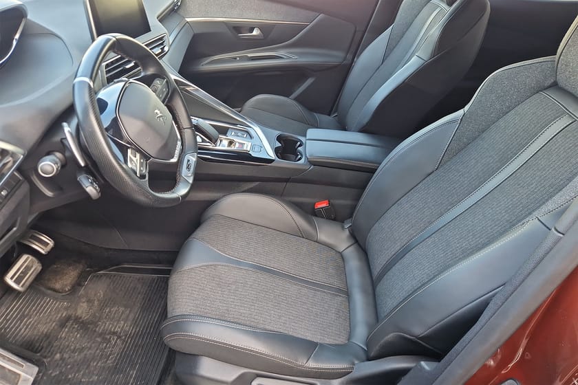 Bild 4 av Peugeot 3008 GT HYBRID4 Laddhybrid EAT