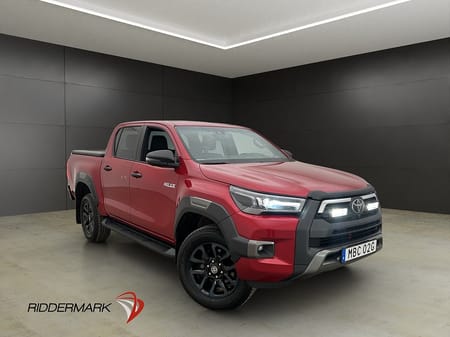 Toyota Hilux Dubbelhytt Invincible 2.8 4WD JBL Drag Diff MOMS Nyservad