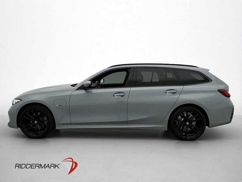 Bild 5 av BMW 330e xDrive Touring M Sport Wide HiFi Kamera Navi Halvskinn Drag