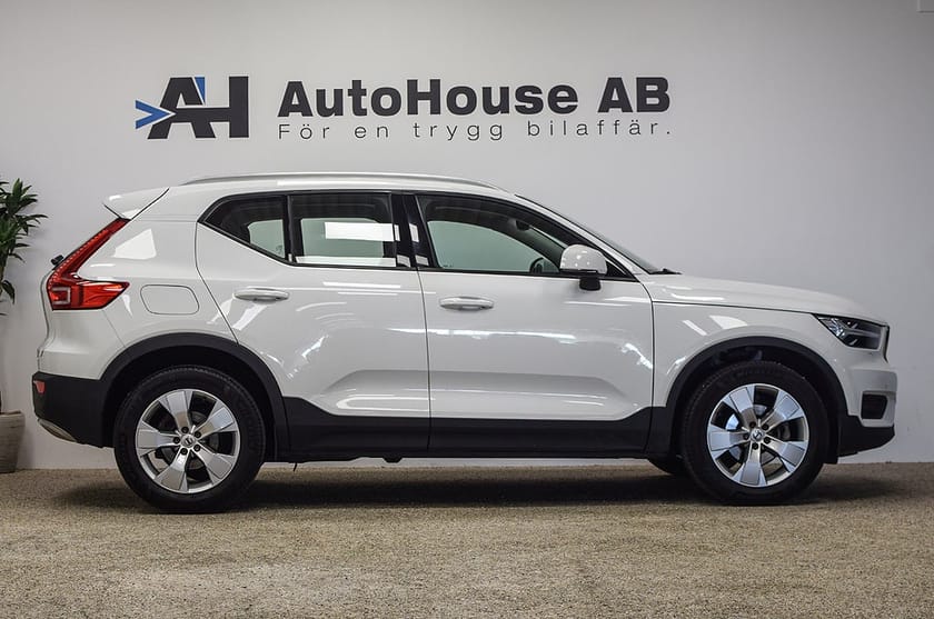 Bild 3 av Volvo XC40 T2 Momentum Advanced Backkamera CarPlay GPS Garanti