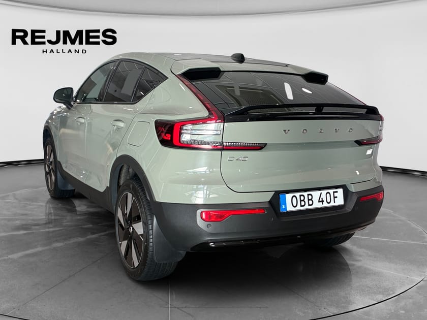 Bild 2 av Volvo C40 Recharge Plus Edition | Parkeringskamera bak |  Förarstol elmanövrerad