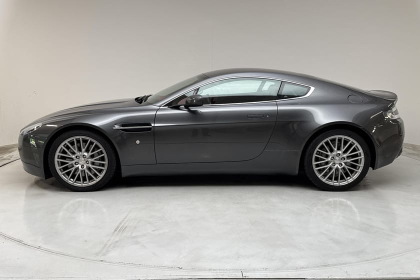 Bild 2 av Aston Martin V8 Vantage 4.3 (385hk)