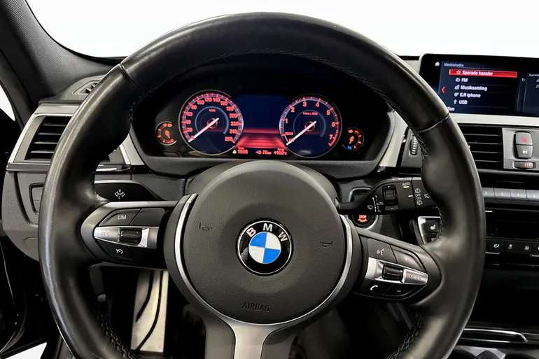 BMW 320i xDrive Touring