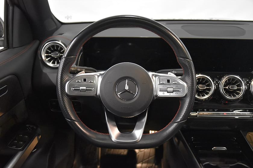 Bild 2 av Mercedes-Benz EQB 350 4MATIC