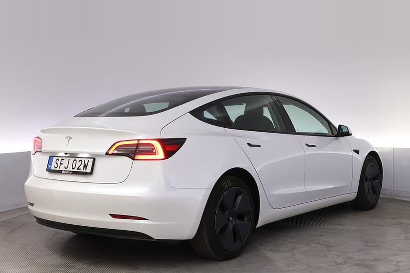 Bild 5 av Tesla Model 3 Standard Range Refresh AP Pano V-hjul