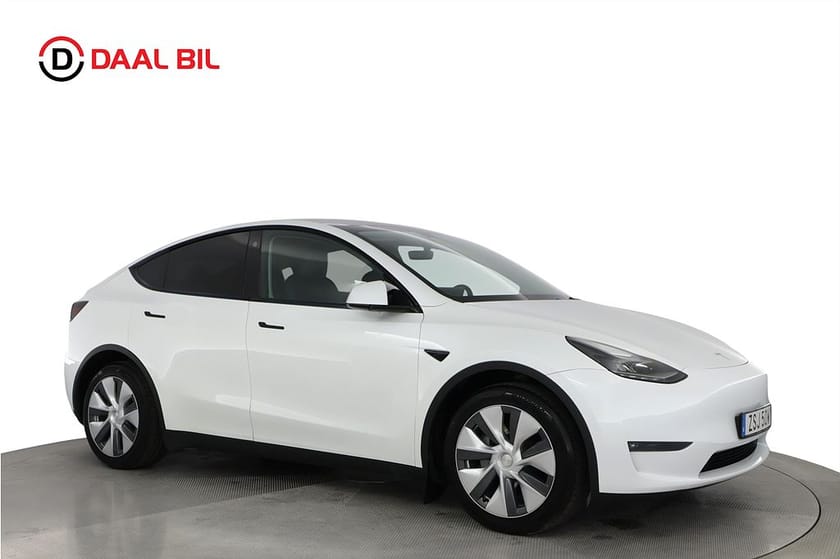 Bild 4 av Tesla Model Y Long Range AWD 514HK PANORAMA DRAG VÄRMARE B-KAMERA NFC