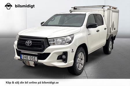 Toyota Hilux Dubbelhytt 2.4 AWD Aut Drag Kamera Värmare LED-ramper MOMS