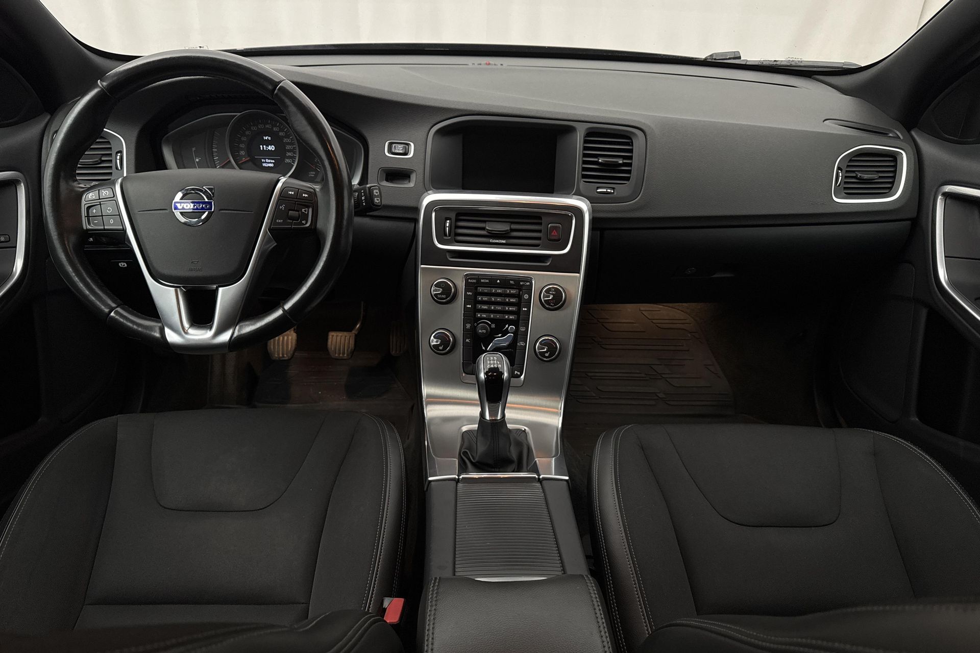 Volvo V60 T3 2018, photo 7/10