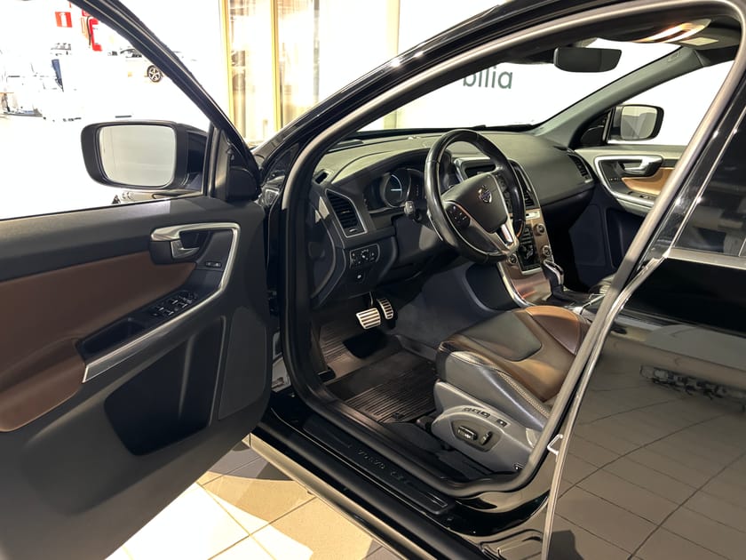 Bild 4 av Volvo XC60 D4 AWD Classic Summum | H/K | Värmare | Drag |