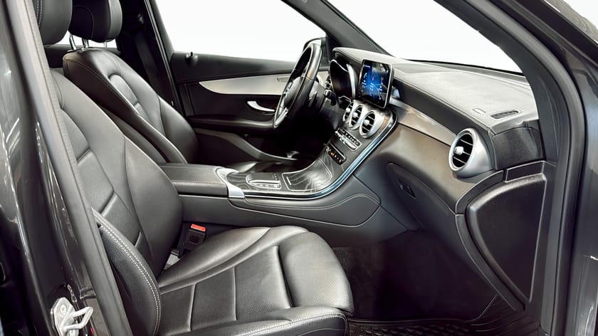Bild 3 av Mercedes-Benz GLC 300 e 4MATIC