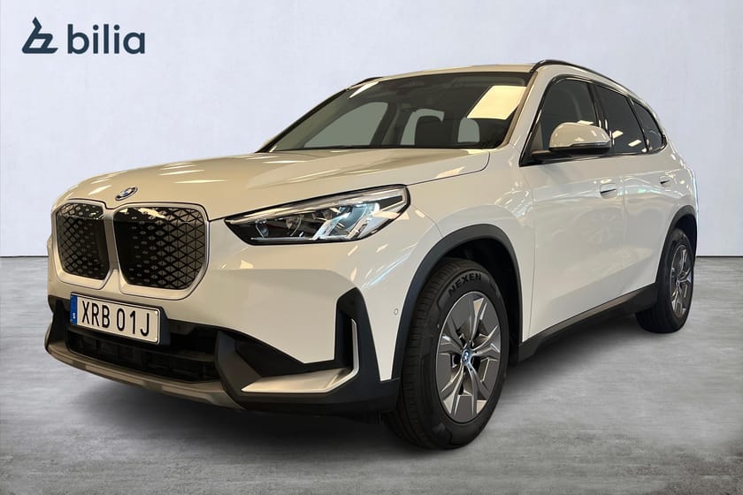 Bild 1 av BMW iX1 eDrive20 / Drag / Rattvärme / Sensorer