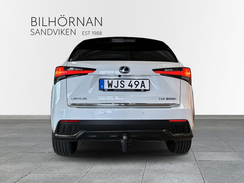 Bild 4 av Lexus NX 300h AWD NX300h F-Sport Vinterhjul Dragkrok Motorvärmare