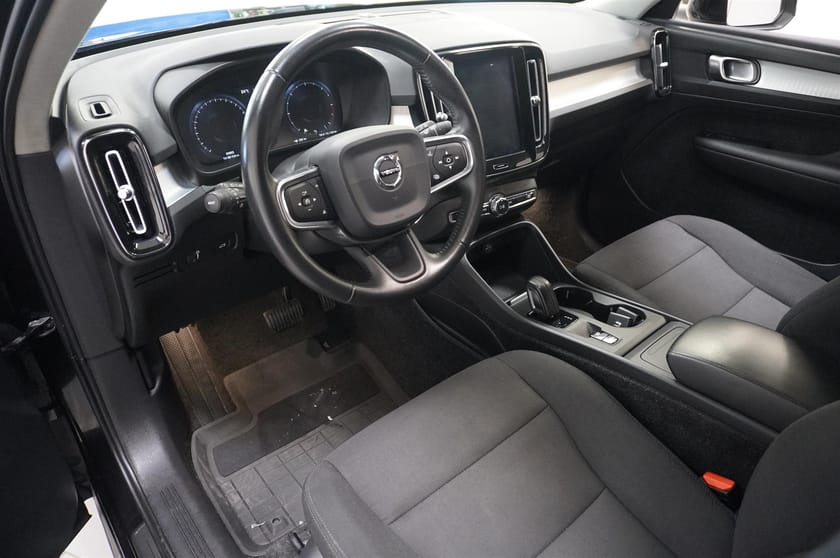 Bild 2 av Volvo XC40 D3 Momentum Edition 150 hk Dag