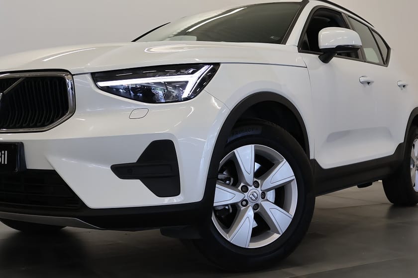 Bild 2 av Volvo XC40 B3 DCT Essential V-Hjul Kamera 1Ägare Navi