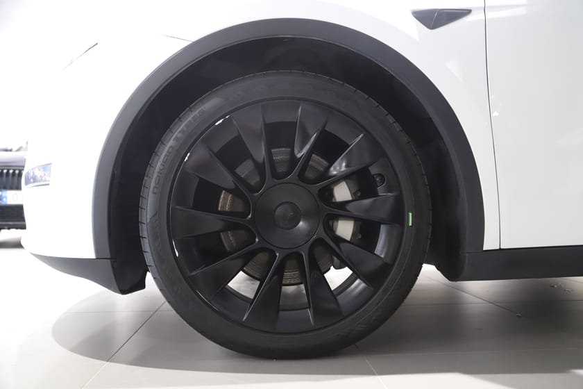 Bild 5 av Tesla Model Y Long Range AWD / 20" / Vinterhjul