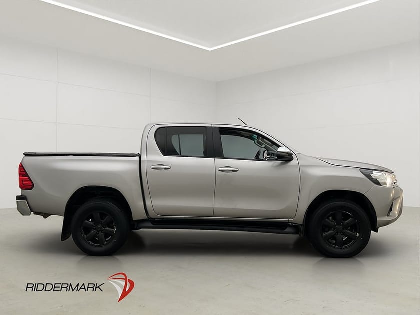 Bild 2 av Toyota Hilux Dubbelhytt Hero 2.4 AWD Drag B-Kamera Diff Moms 1-Brukare