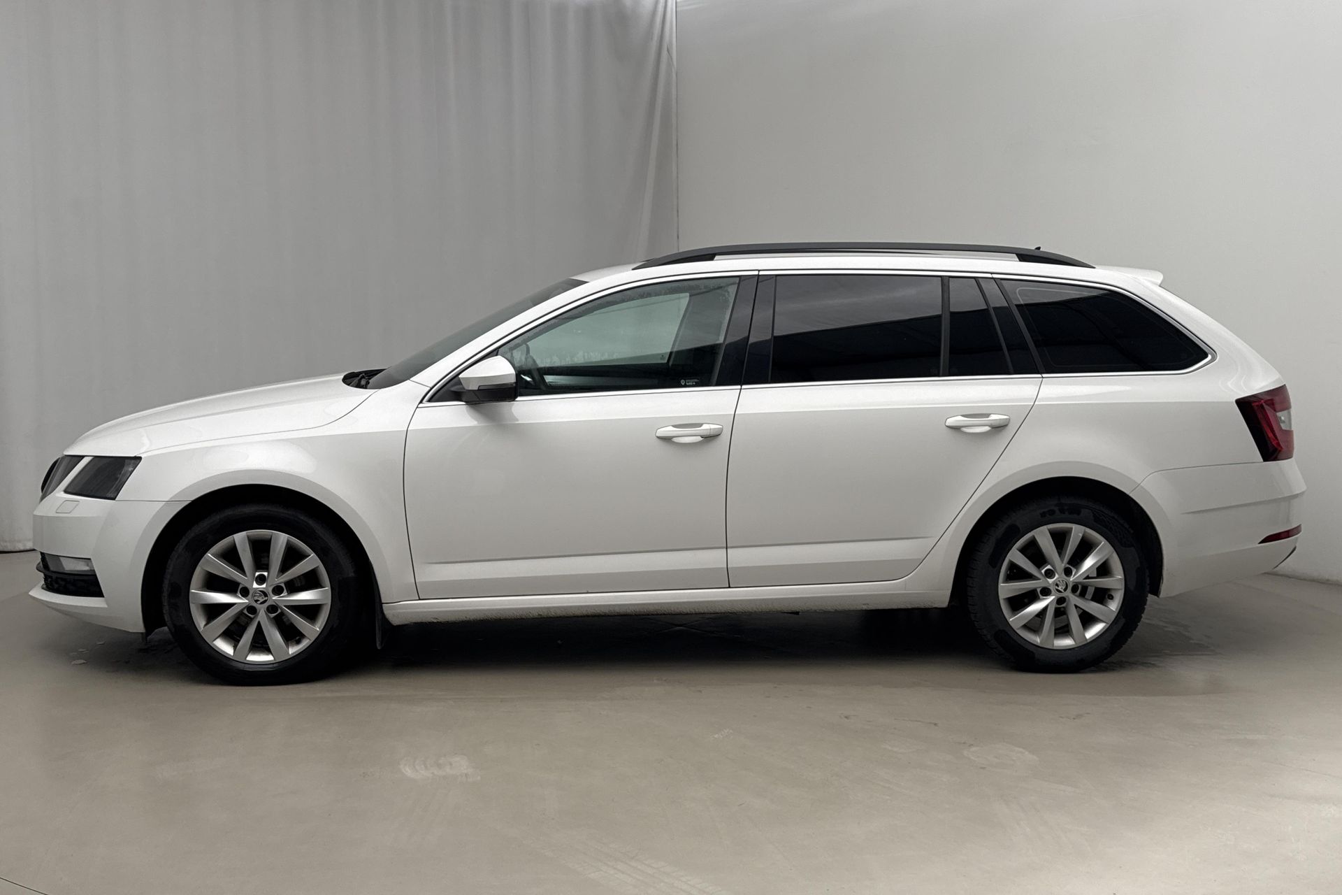 Skoda Octavia COMBI 3 1.6 TDI SCR 2019, bild 2/10