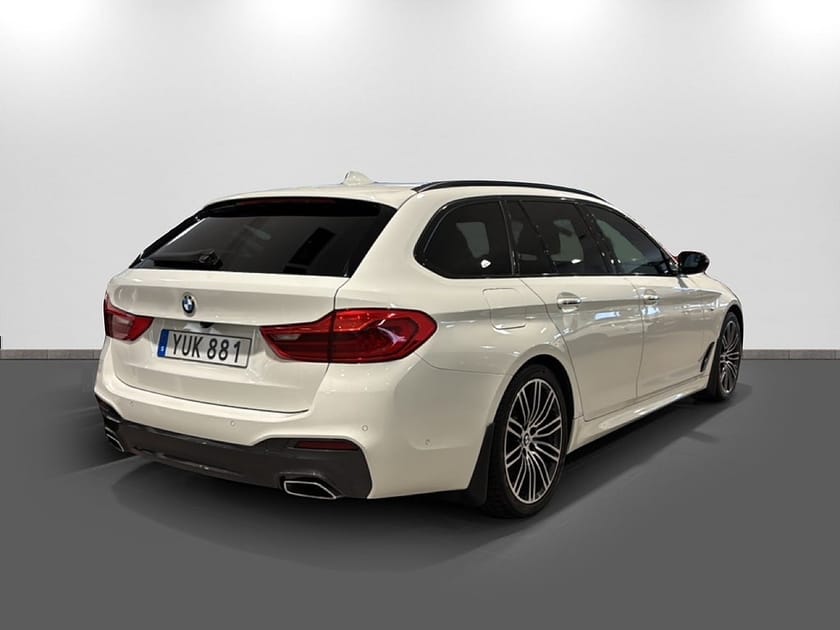 Bild 5 av BMW 530i xDrive Touring M Sport 252HK | Pano | Drag | HUD | H&K
