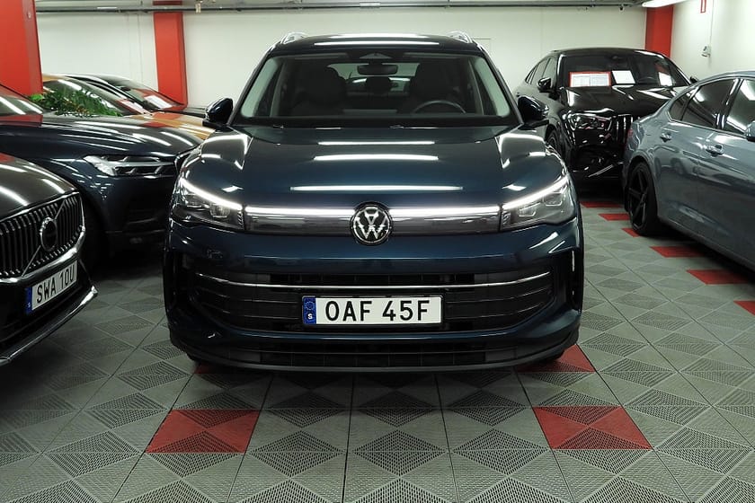 Bild 4 av Volkswagen Tiguan eHybrid 1.5 TSI Life SoV Hjul 120km Räckvidd Värmare