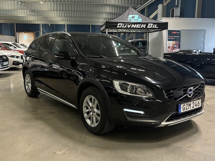Bild 1 av Volvo V60 Cross Country D4 AWD Geartronic Momentum BE | Kamrem bytt | V-hjul