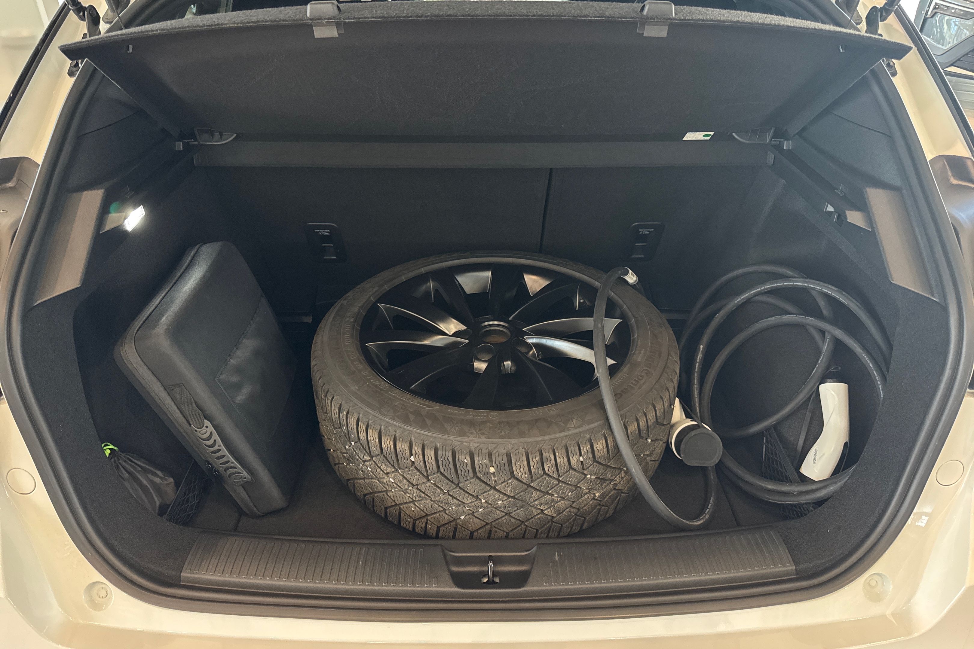MG 4 Electric Long Range 64 kWh, 204hp, 2022