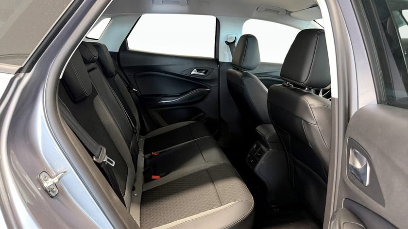 Bild 5 av Opel Grandland Hybrid4 300 Innovation 300hk / Kamera / CarPlay