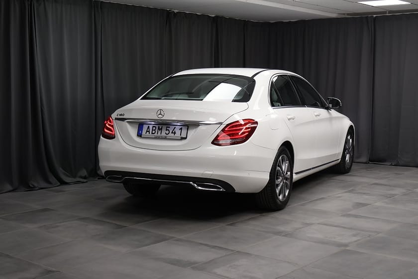 Bild 2 av Mercedes-Benz C 180 Avantgarde Backkamera Multibeam 1 BRUKARE