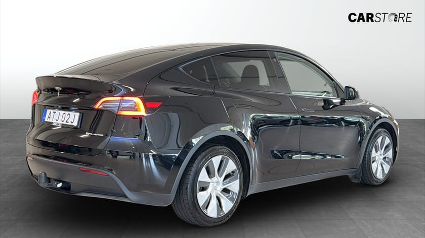 Bild 2 av Tesla Model Y Long Range AWD 514HK / Drag / Navi / Glastak