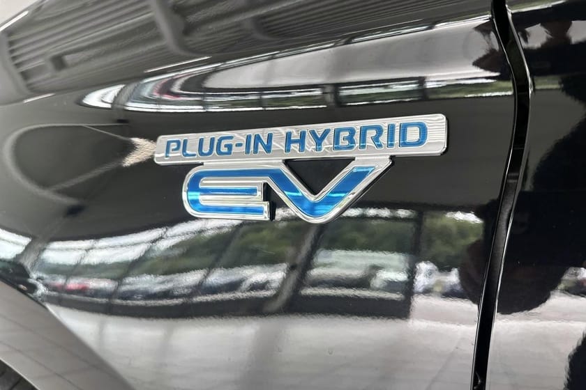 Bilde 5 av Mitsubishi Outlander PHEV Instyle+. R-Kamera, 360 kamera, Krok, DAB, Klima.