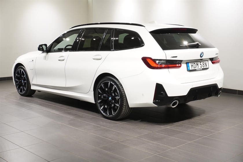 Bild 3 av BMW 330e xDrive Touring M Sport Active Edt. Drag HiFi Fartpilot PA 19