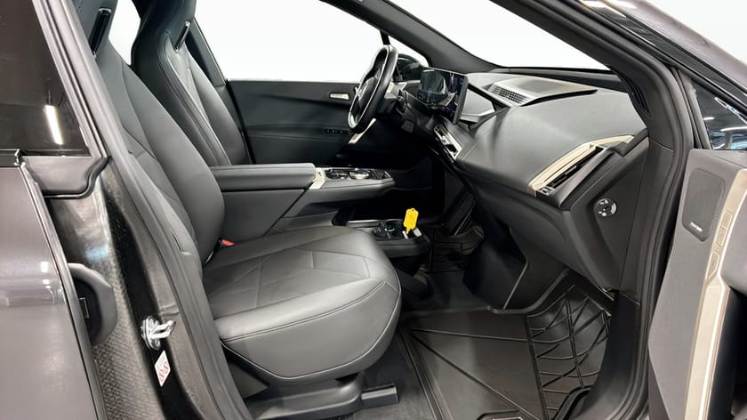 Bild 3 av BMW iX xDrive40 Sportpkt Driving Assist Pro Panorama 360 Kamera H/K