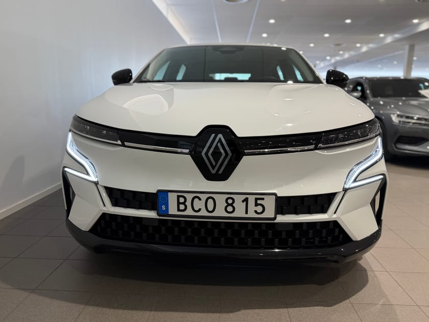 Bild 2 av Renault Mégane E-TECH Equilibre 40kWh/130hk / Adaptiv farthållare / 10 000kr tillbehör /