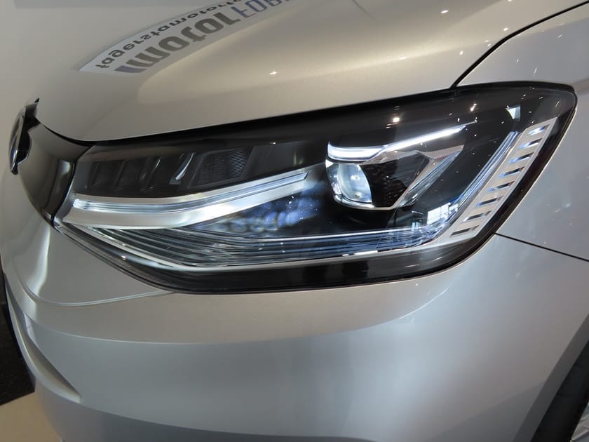 Bild 4 av Volkswagen Caddy Cargo Maxi eHybrid 1.5 Premium Drag 2 skjutdörrar