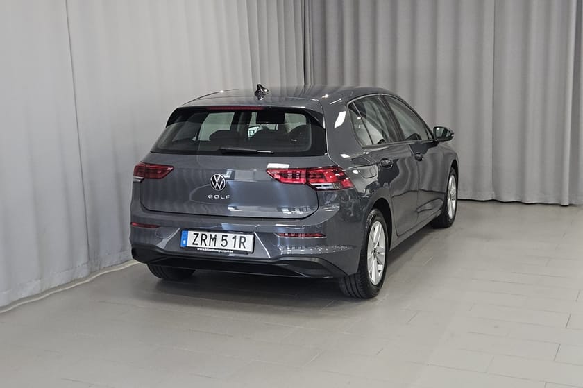 Bild 3 av Volkswagen Golf 1.0 eTSI 110HK Aut Drag