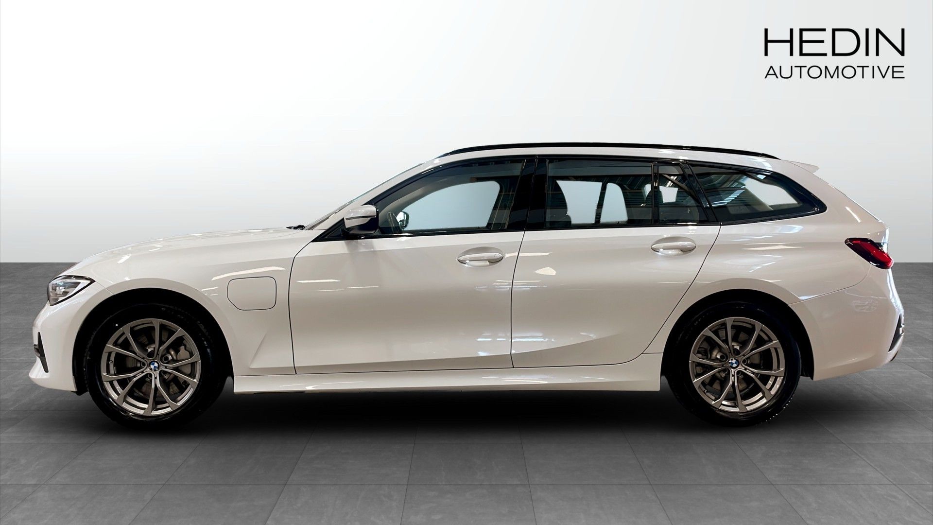 BMW 330 e Touring Drag 2021, photo 6/10