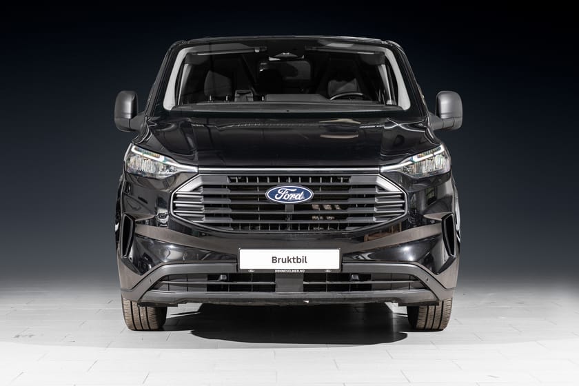 Bilde 2 av Ford Transit Custom 320 AWD Ny olje service Webasto Hengerfeste Ryggekamera ++