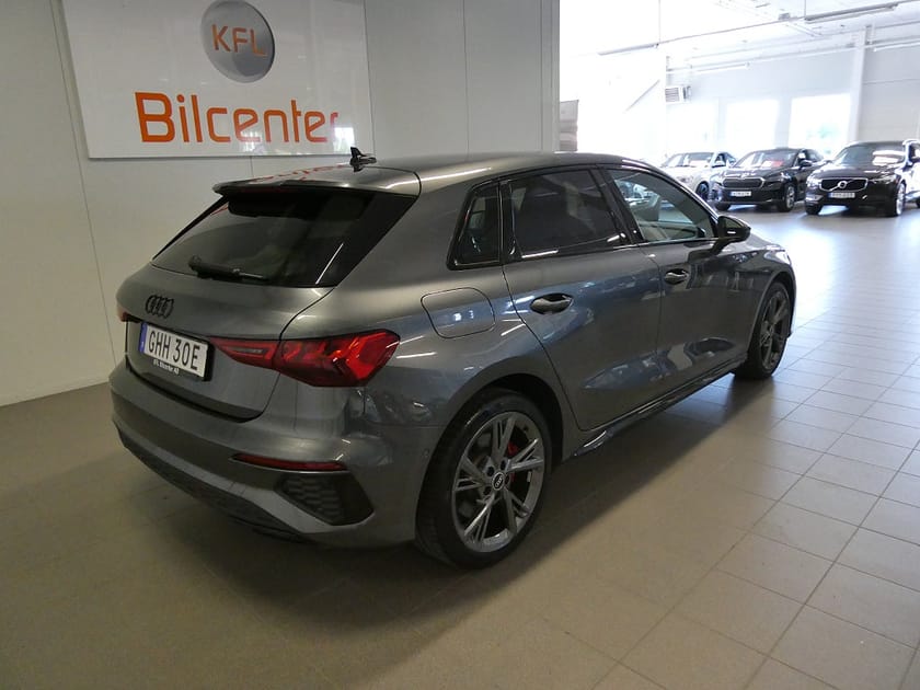 Bild 4 av Audi A3 Sportback 45 TFSI e S line Värmare-B&O-360°-Carplay-SoV