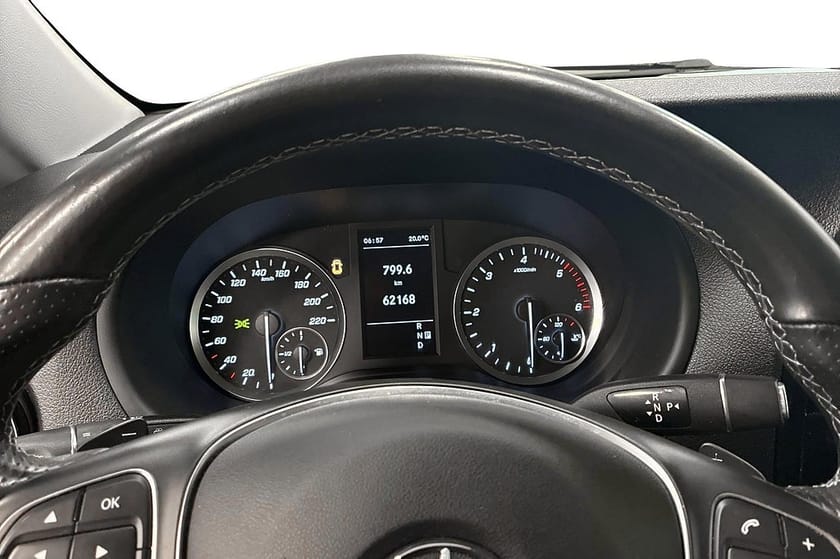 Bild 5 av Mercedes-Benz Vito Tourer 119 CDI 3.1t 9G-Tronic 5-sits MOMS Kamera Värmar