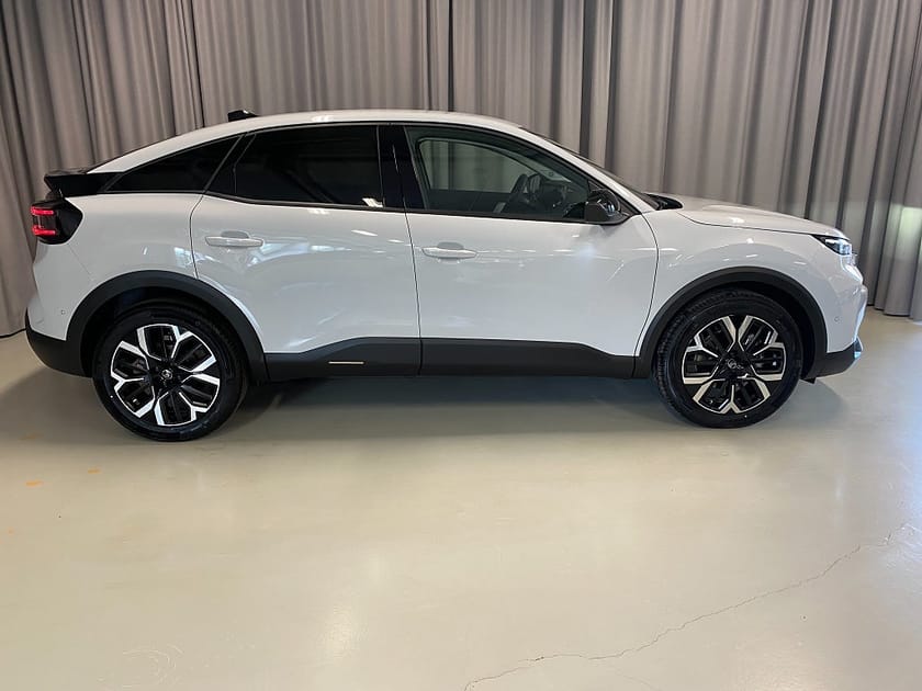 Bild 2 av Citroën C4 Hybrid 145 FL MAX 145hk