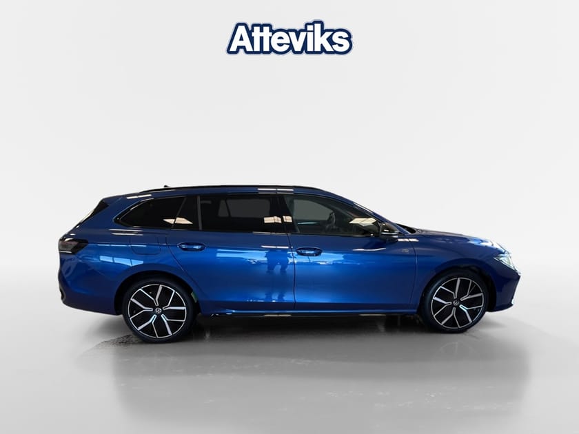 Bild 2 av Volkswagen Passat Variant eHybrid R-Line 1.5 TSI *Vent.säten/Elstolar/Drag*