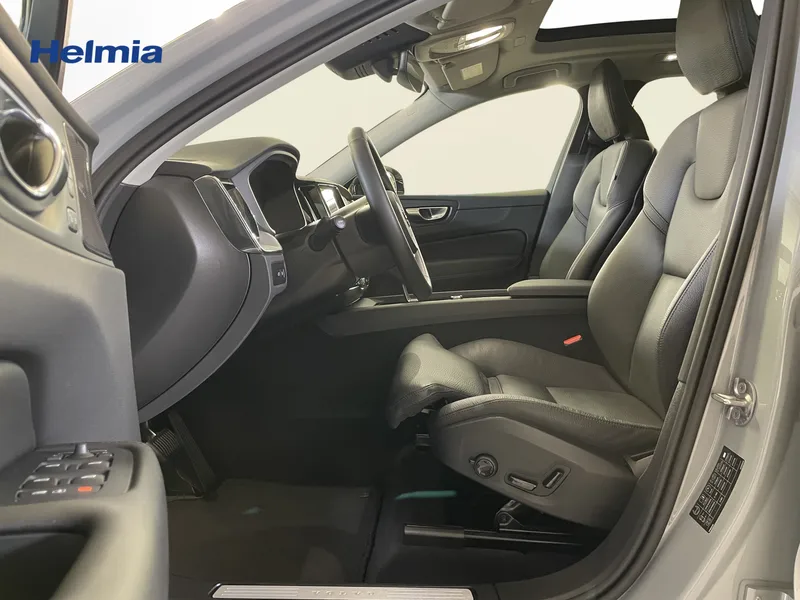 Bild 9 av 16 – Volvo XC60 T6 Plus Dark Edition Plus Edition