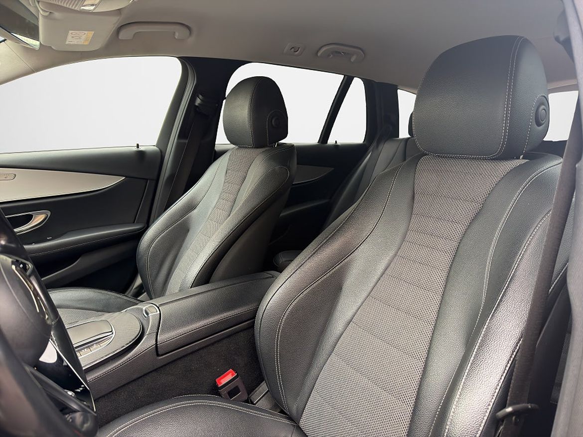 Mercedes-Benz E 300 T de 4MATIC, bild 13 av 19