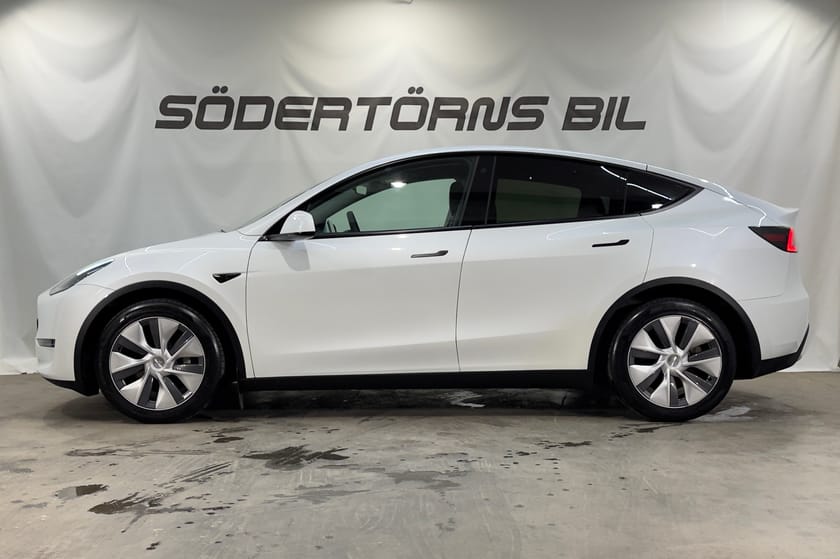 Bild 3 av Tesla Model Y Long Range AWD AUTOPILOT DRAG PANO 1 BRUKARE MOMSBIL