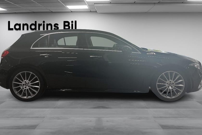 Bild 4 av Mercedes-Benz A 180 d Automat AMG Line Widescreen Panorama