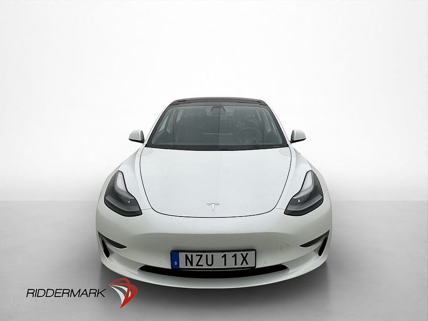 Bild 3 av Tesla Model 3 Long Range AWD 440hk Skinn Pano Drag
