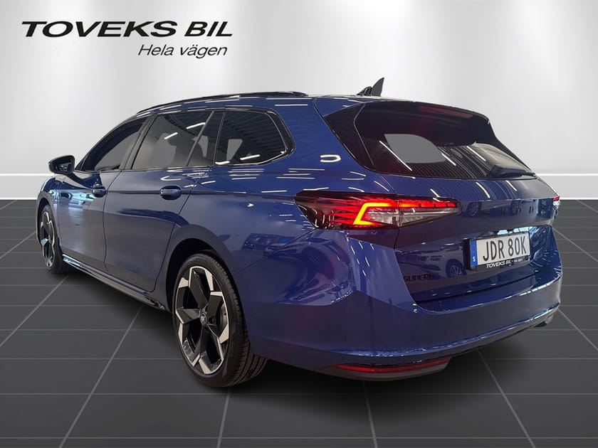 Bild 3 av Škoda Superb iV Kombi SPORTLINE 1,5 TSI 204 HK DSG Drag / Värmare / C