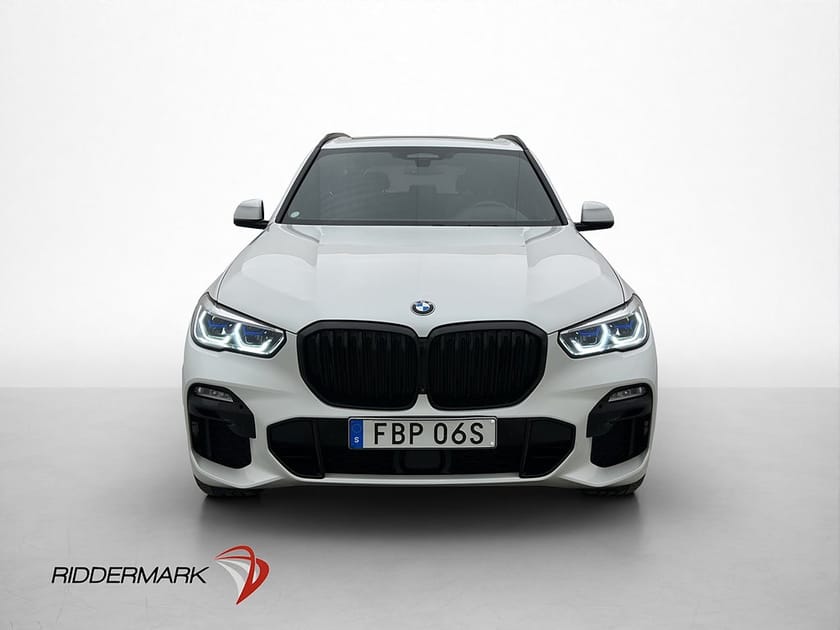 Bild 2 av BMW X5 xDrive45e iPerformance M-Sport Pano HuD H/K Luftfjädr