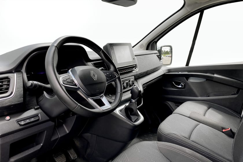 Bild 4 av Renault Trafic Skåpbil Nordic Line L2H1 150 Automat / dubbla dörrar / värmare med fjärr / drag