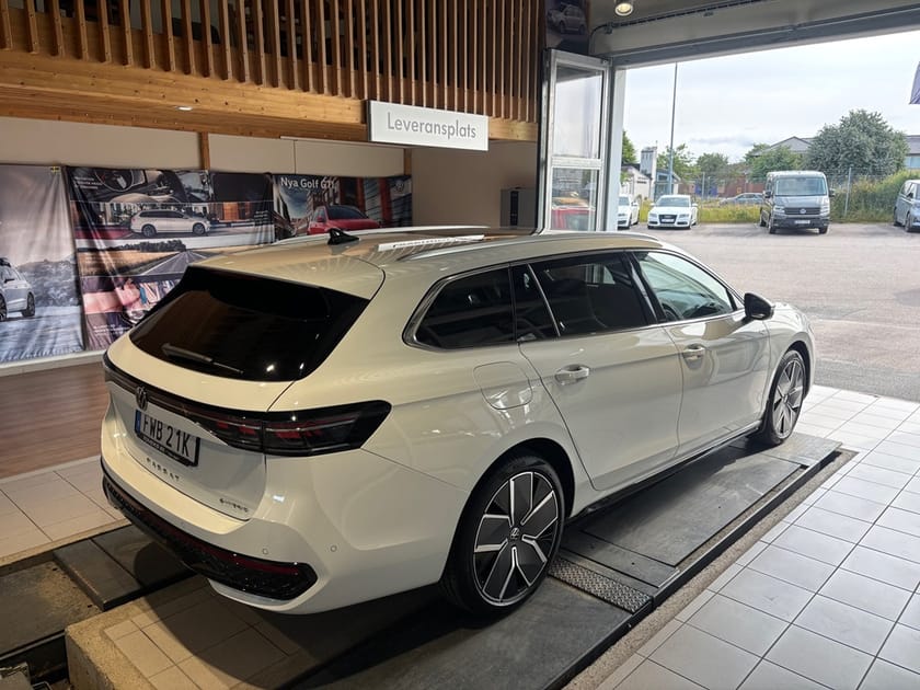 Bild 3 av Volkswagen Passat Variant eHybrid PB   R-LINE 1.5 TSI 272 HK